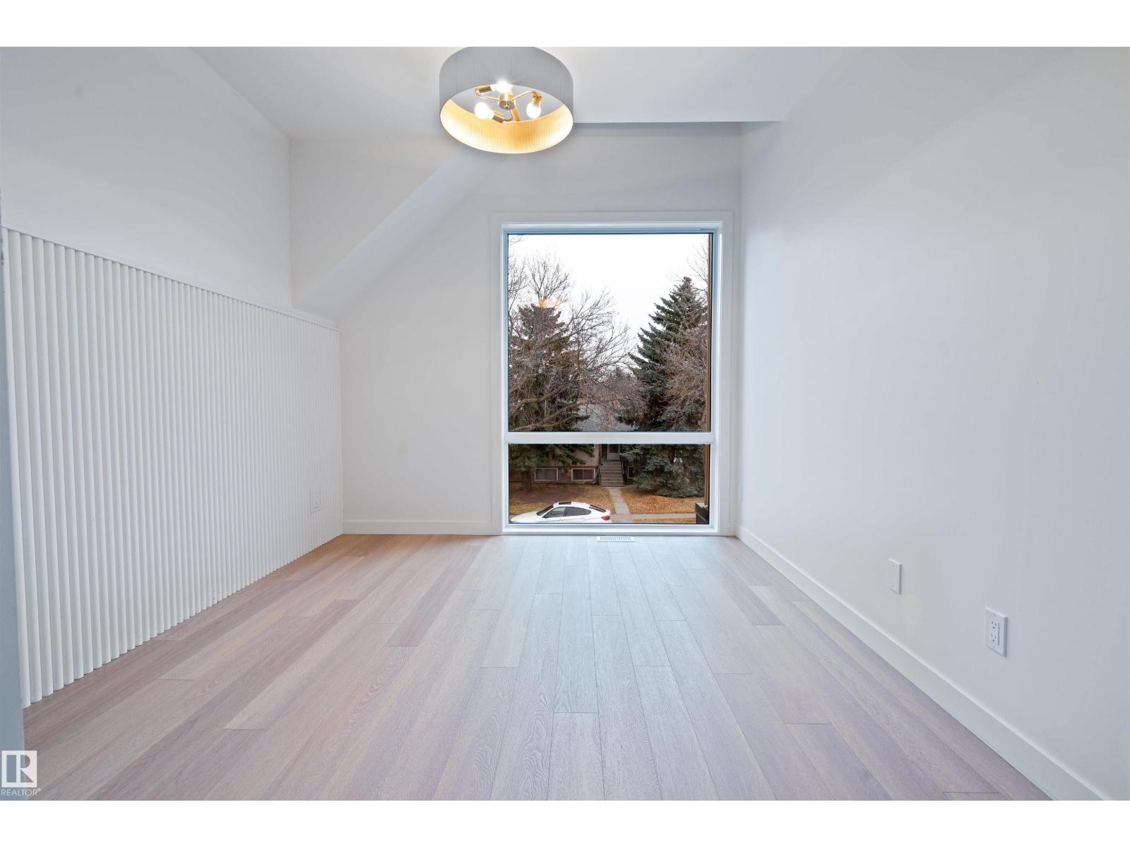 Photo 17 of 10244 80 St Nw, Edmonton AB