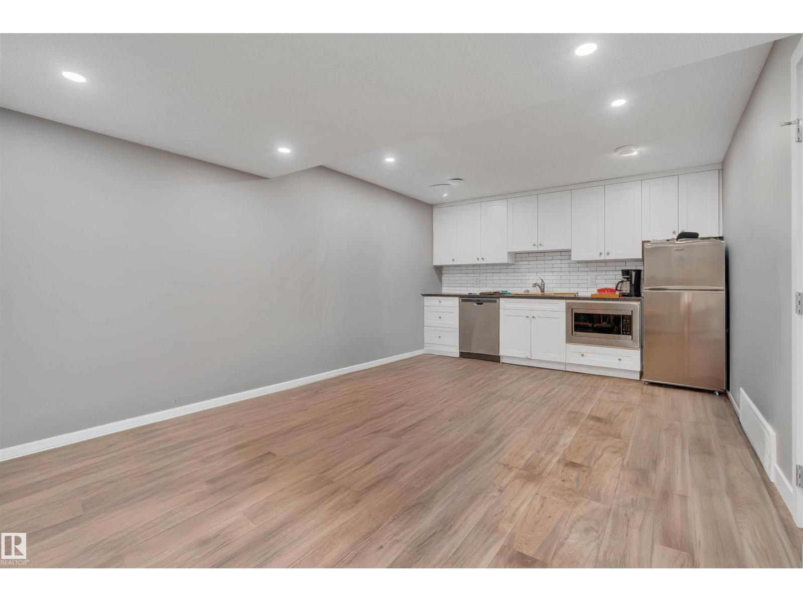 Photo 17 of 8616 221 St Nw, Edmonton AB