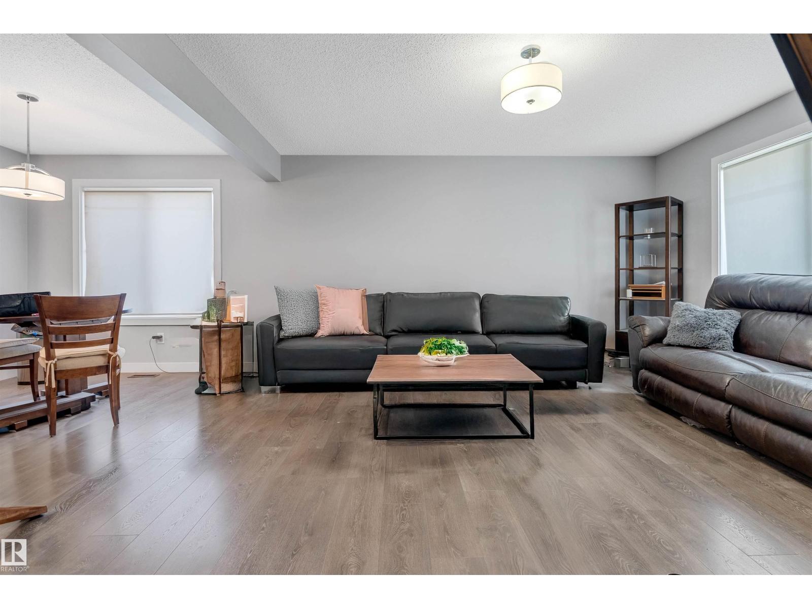 Photo 2 of 8616 221 St Nw, Edmonton AB
