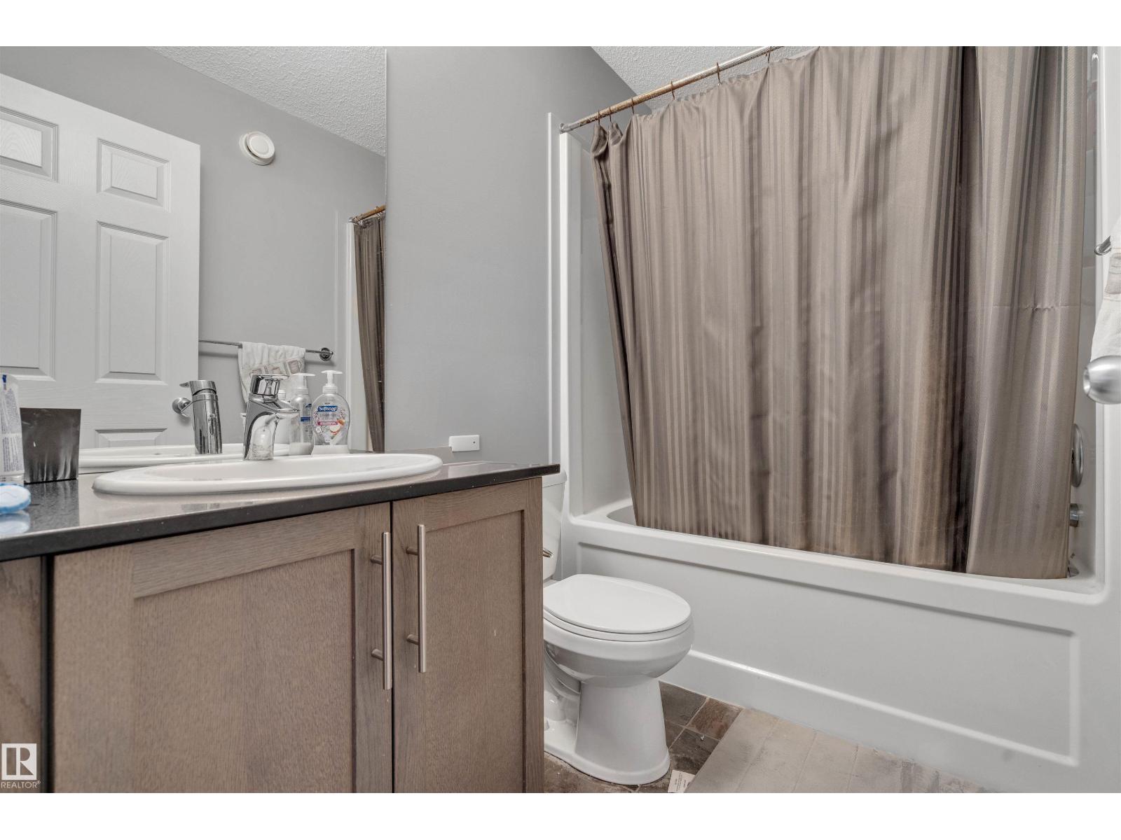 Photo 9 of 8616 221 St Nw, Edmonton AB
