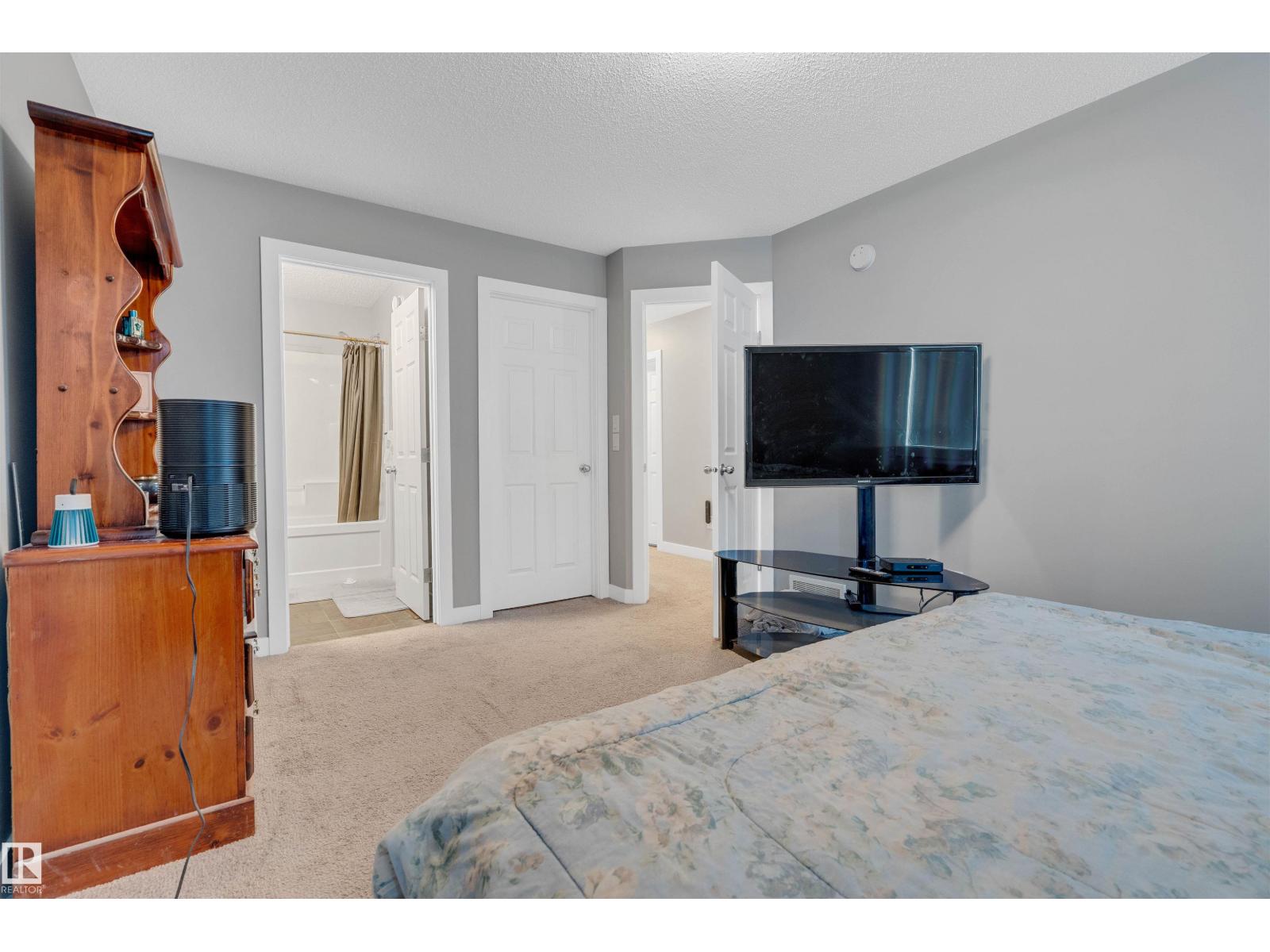 Photo 8 of 8616 221 St Nw, Edmonton AB
