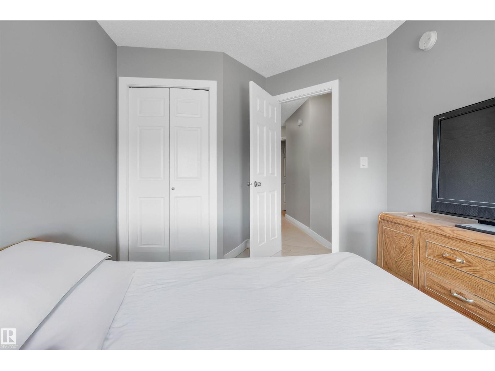 Photo 13 of 8616 221 St Nw, Edmonton AB