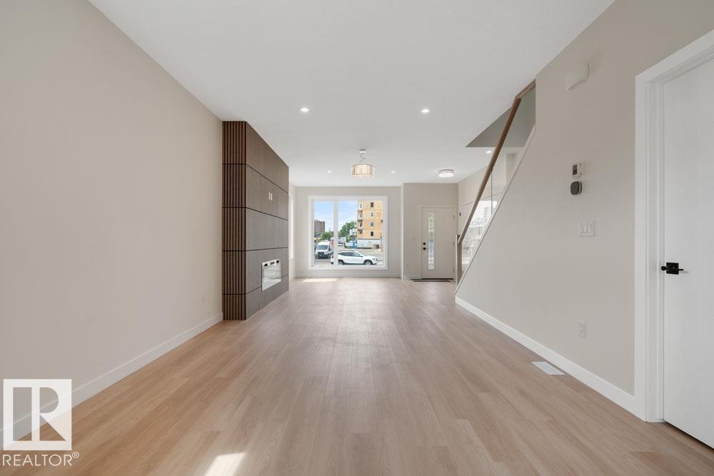Photo 11 of 8713 149 St Nw, Edmonton AB