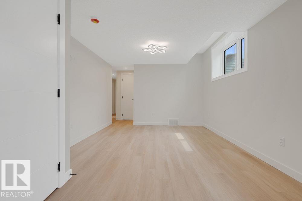 Photo 32 of 8713 149 St Nw, Edmonton AB