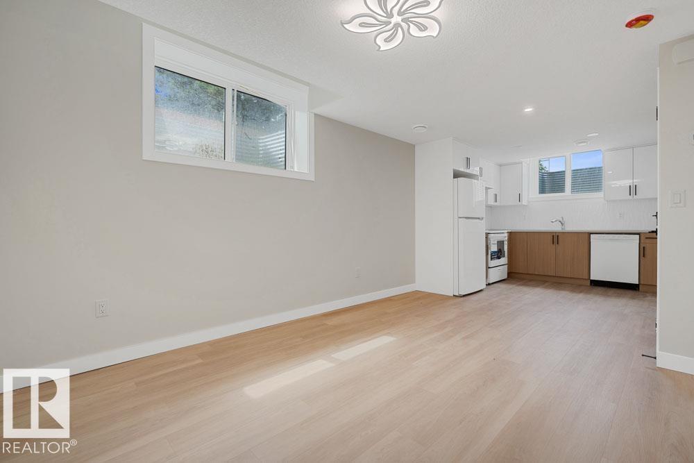 Photo 33 of 8713 149 St Nw, Edmonton AB