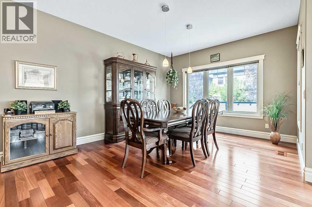 Photo 11 of 608 Montgomery Close Se, High River AB