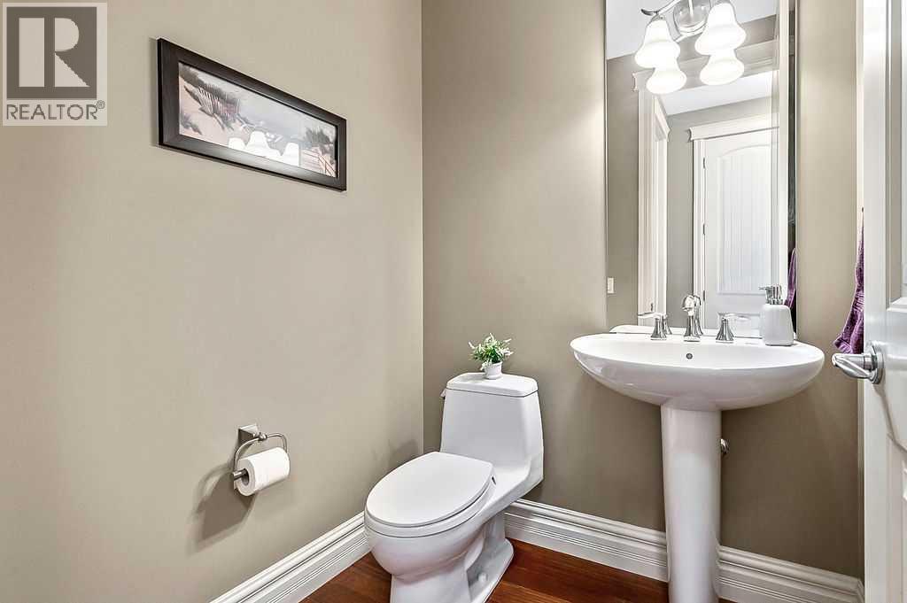 Photo 12 of 608 Montgomery Close Se, High River AB