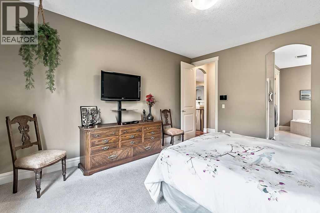 Photo 14 of 608 Montgomery Close Se, High River AB