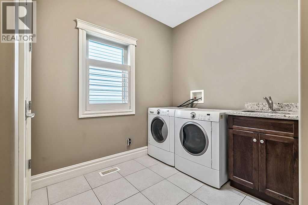Photo 17 of 608 Montgomery Close Se, High River AB