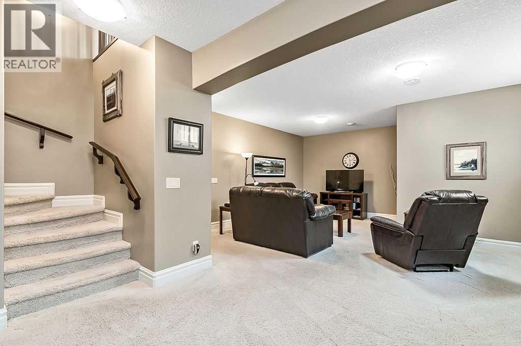 Photo 18 of 608 Montgomery Close Se, High River AB