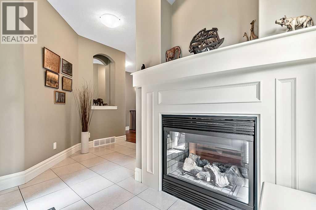 Photo 4 of 608 Montgomery Close Se, High River AB