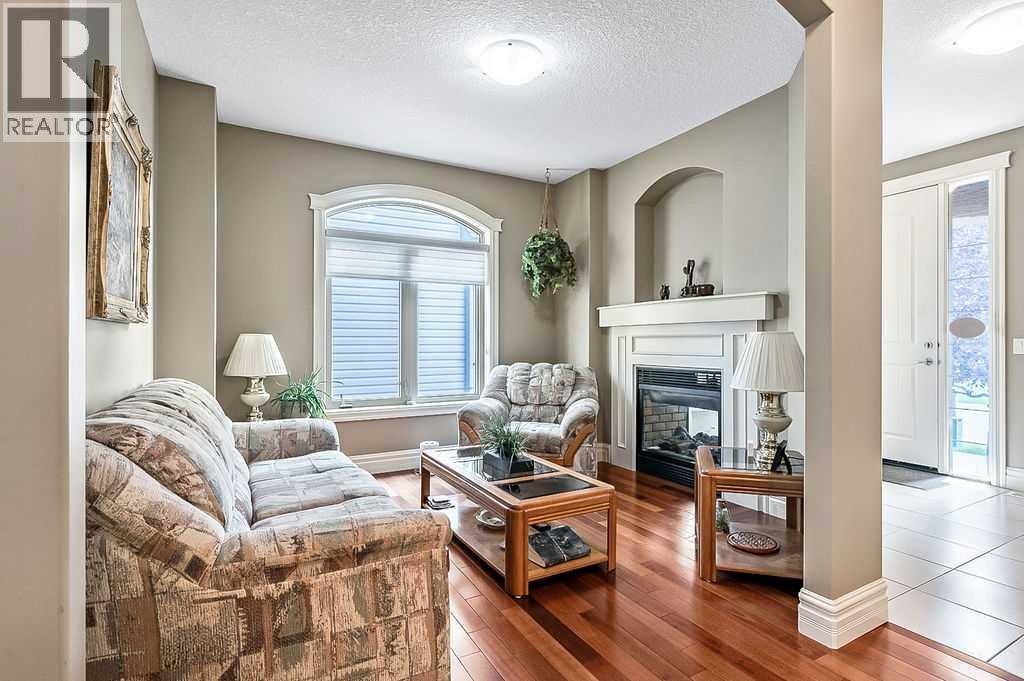 Photo 5 of 608 Montgomery Close Se, High River AB