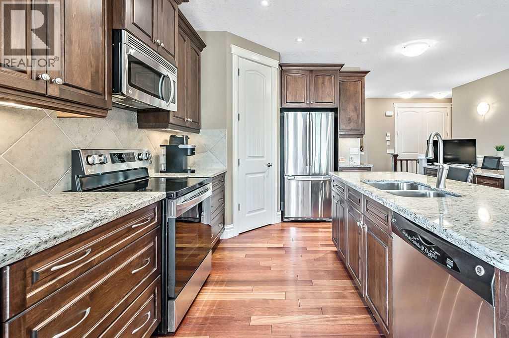 Photo 8 of 608 Montgomery Close Se, High River AB