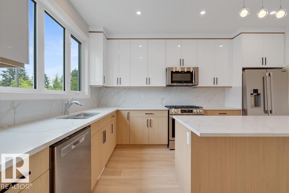 Photo 9 of 8713 149 St Nw, Edmonton AB