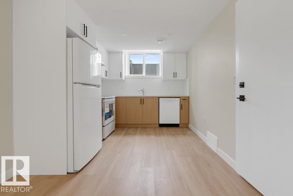 Photo 30 of 8713 149 St Nw, Edmonton AB