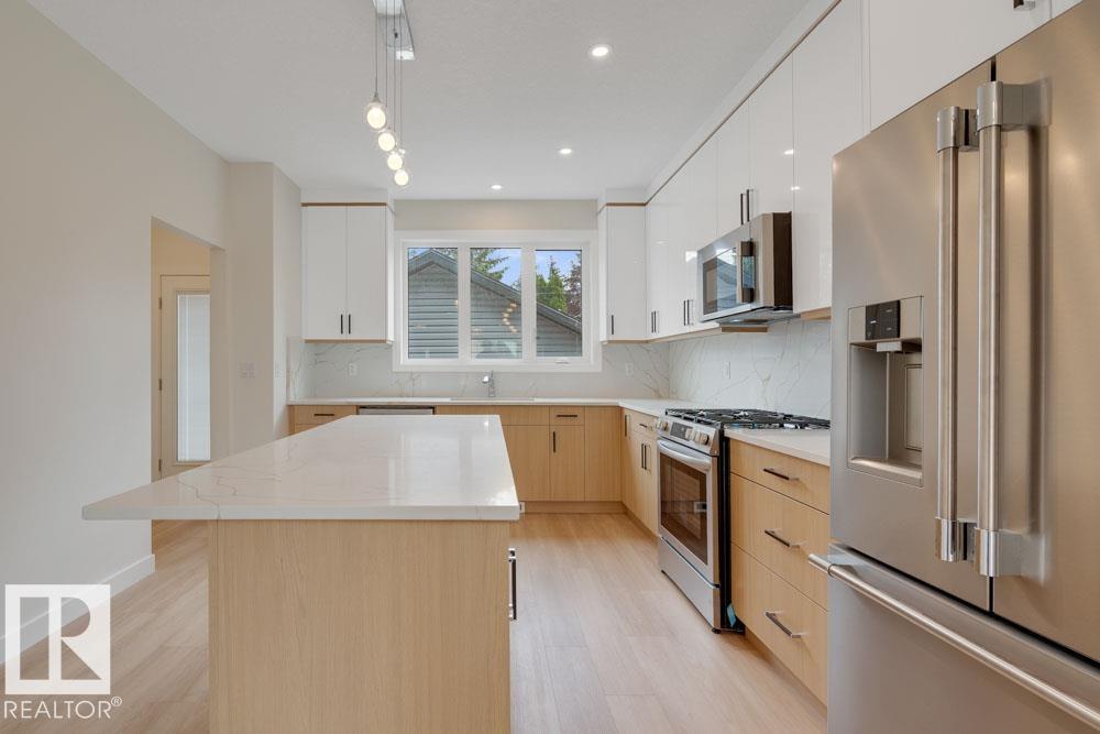 Photo 8 of 8713 149 St Nw, Edmonton AB