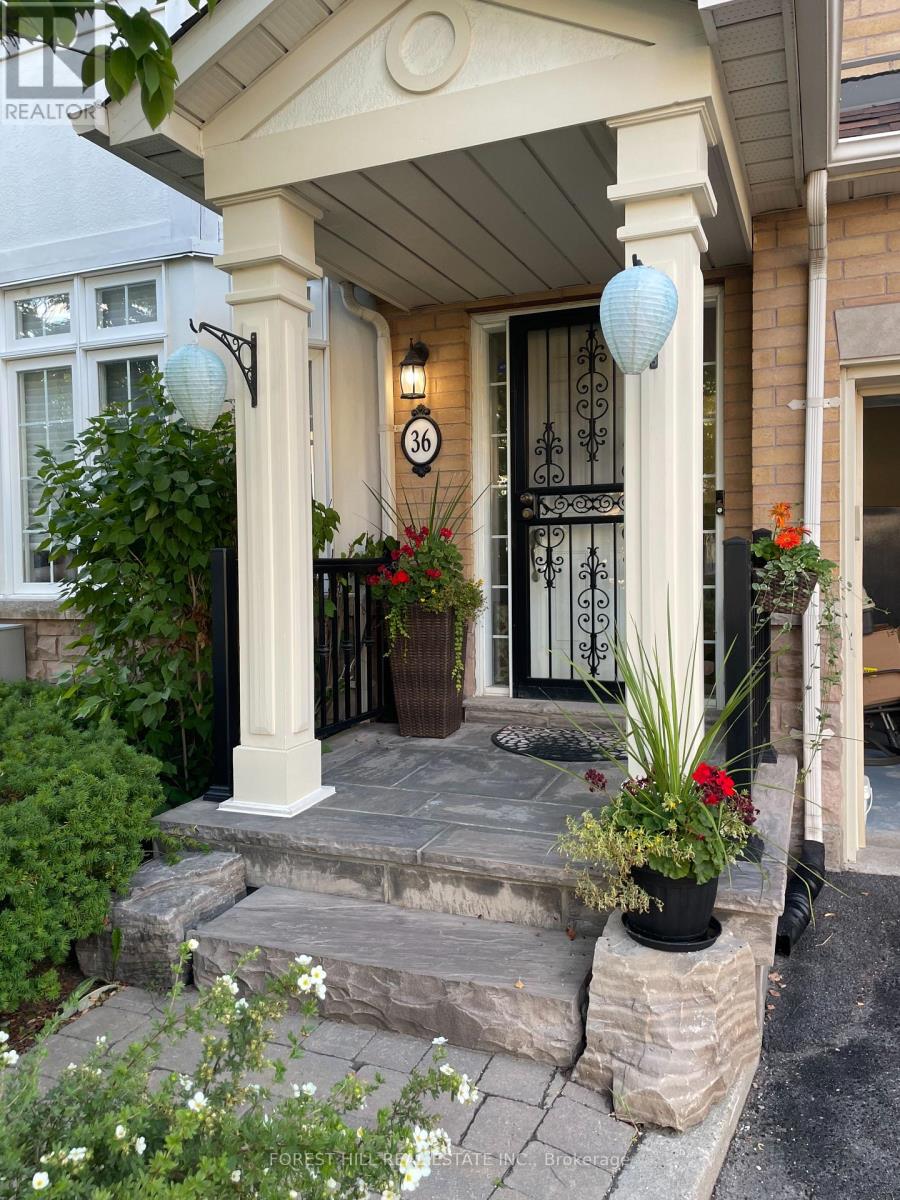 Photo 2 of 36 603 Clark Avenue, Vaughan ON