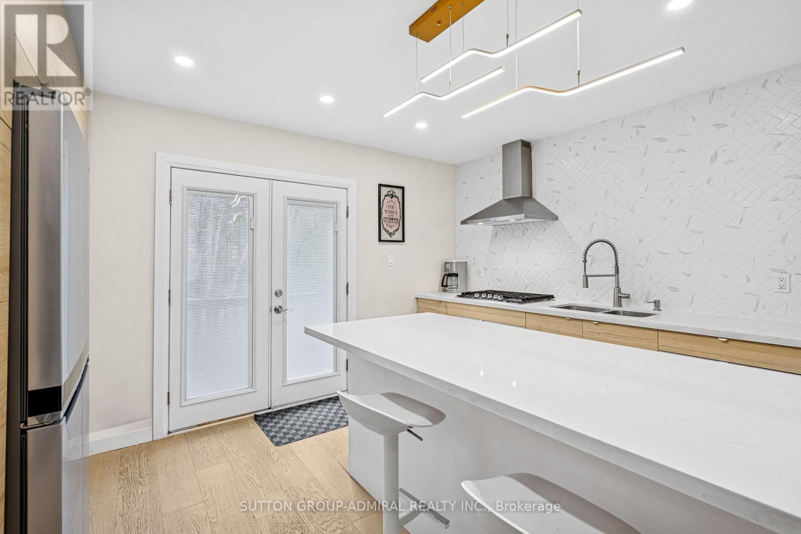 Photo 17 of 2059 Northern Avenue, Innisfil ON