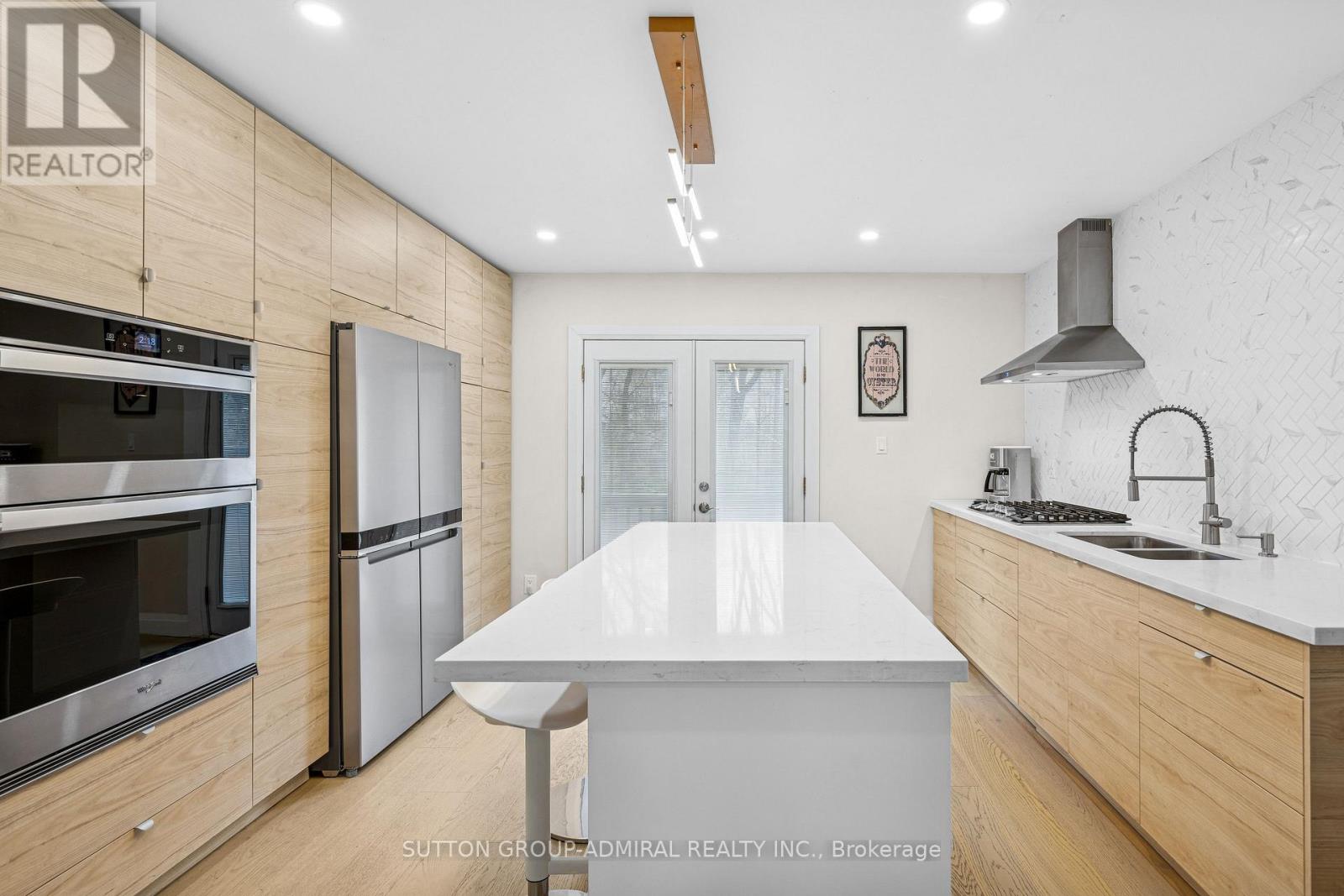 Photo 2 of 2059 Northern Avenue, Innisfil ON