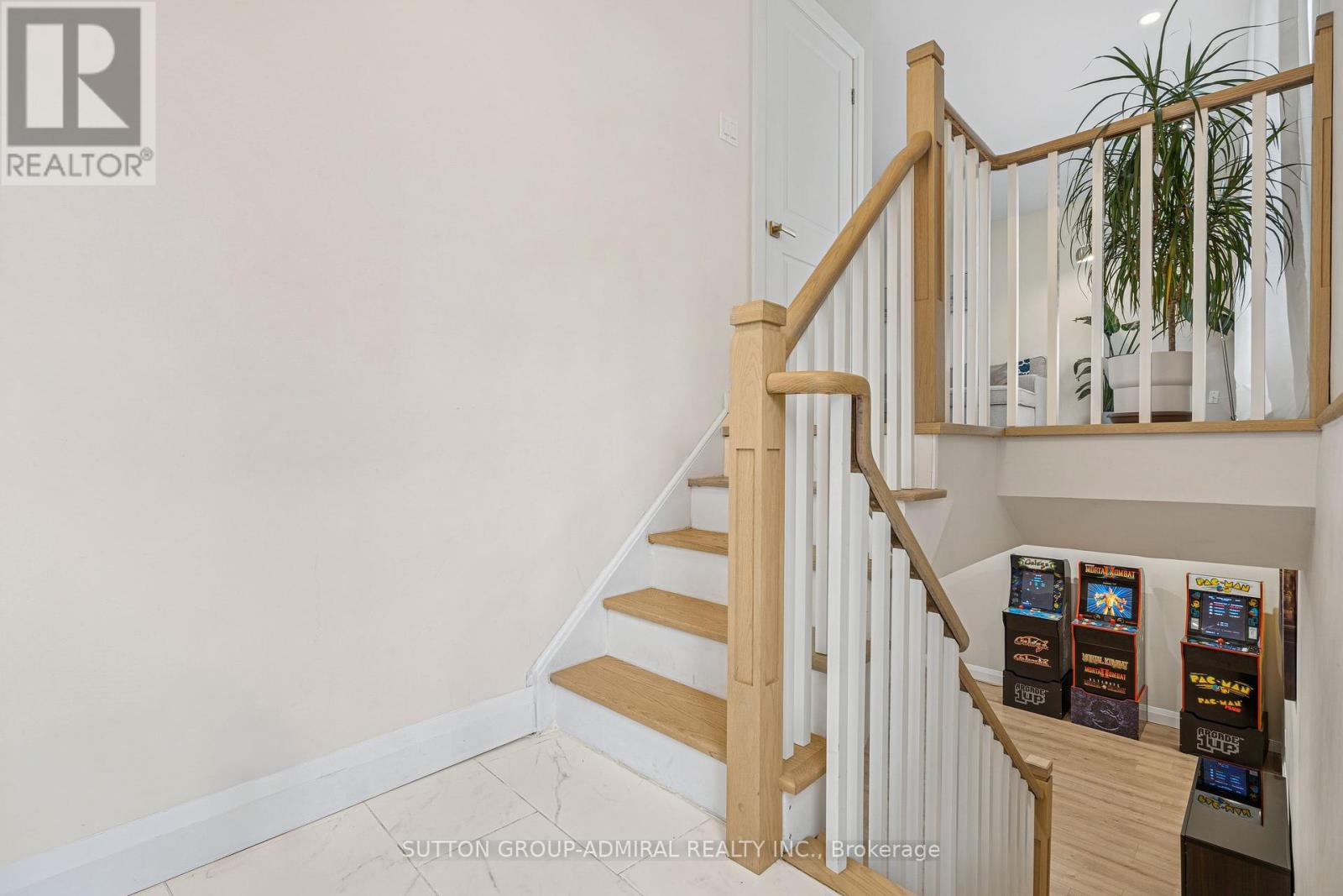 Photo 8 of 2059 Northern Avenue, Innisfil ON