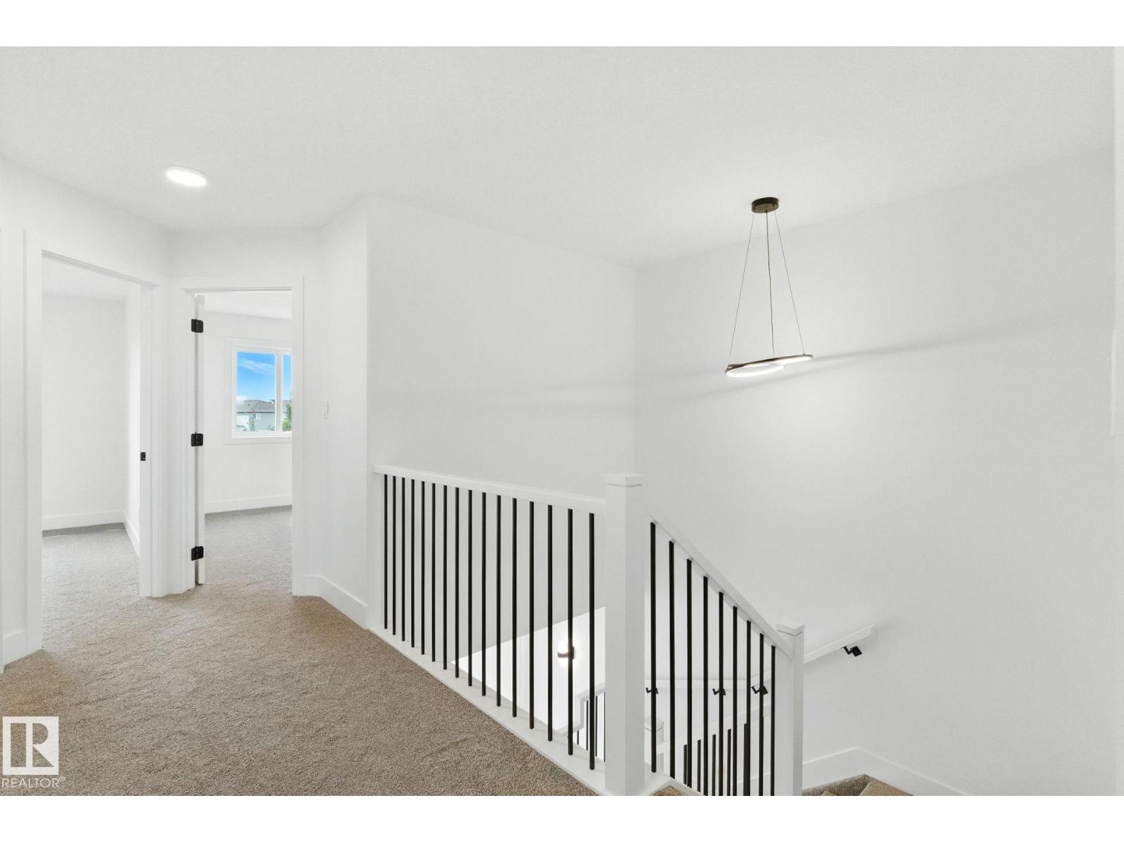 Photo 11 of 8827 181 Av Nw, Edmonton AB