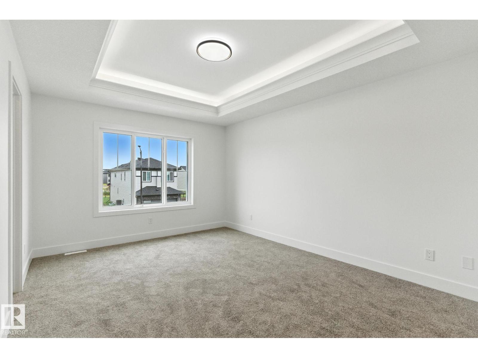Photo 12 of 8827 181 Av Nw, Edmonton AB