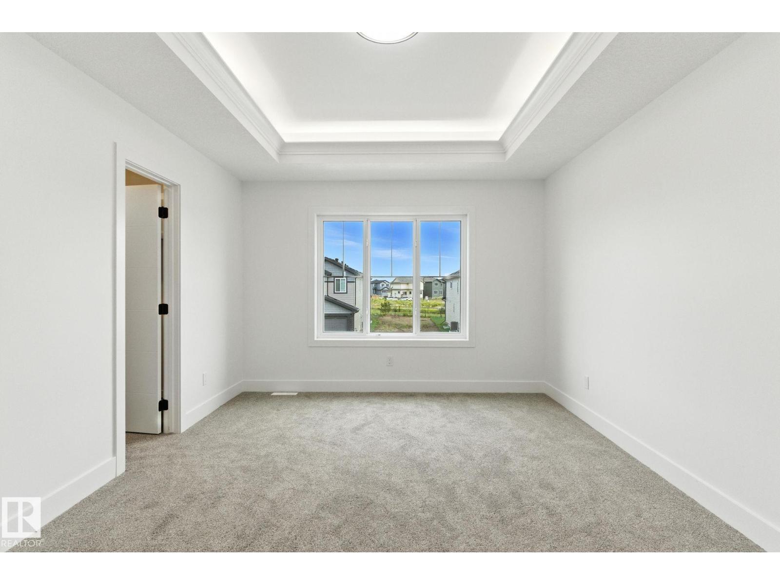 Photo 13 of 8827 181 Av Nw, Edmonton AB
