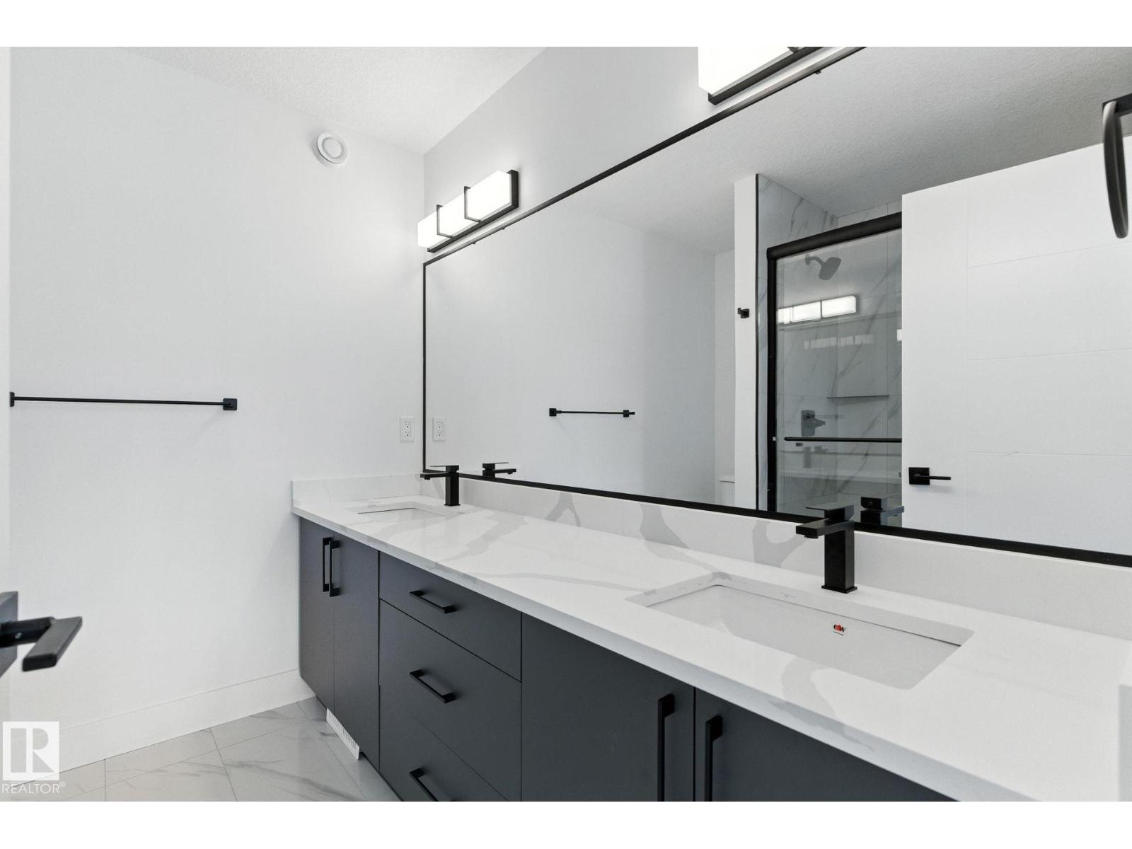 Photo 15 of 8827 181 Av Nw, Edmonton AB