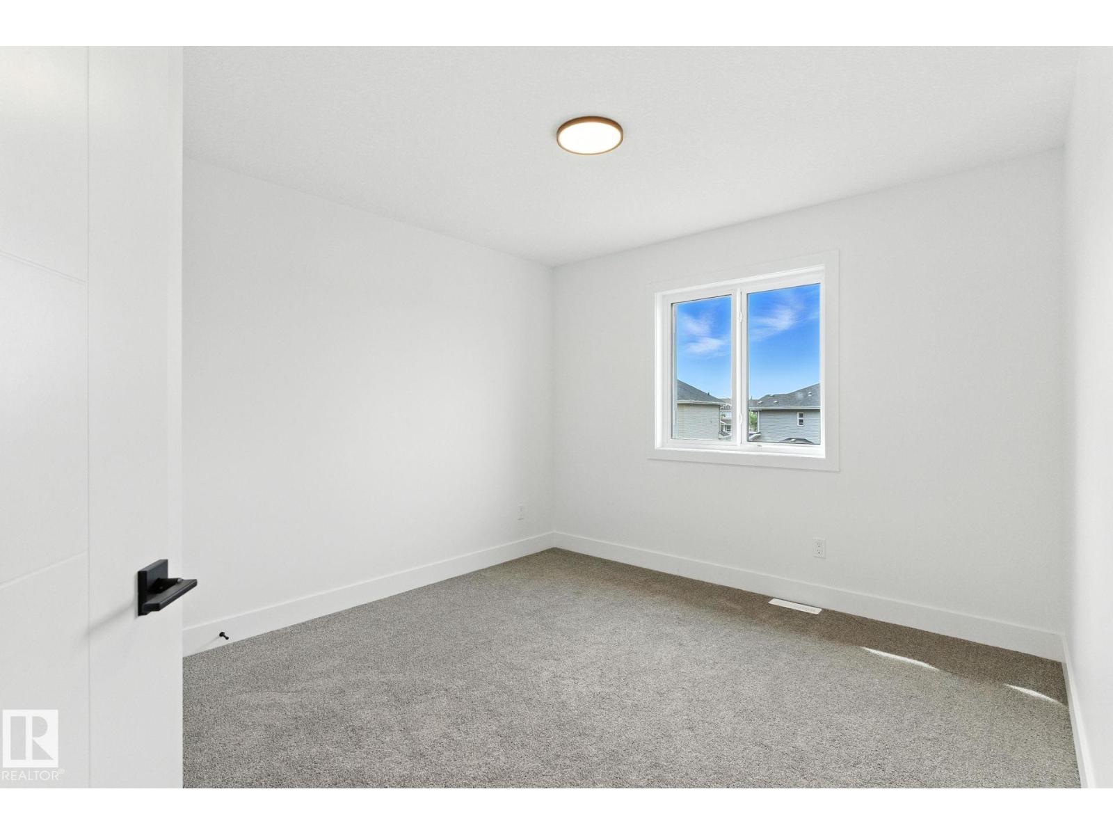Photo 17 of 8827 181 Av Nw, Edmonton AB