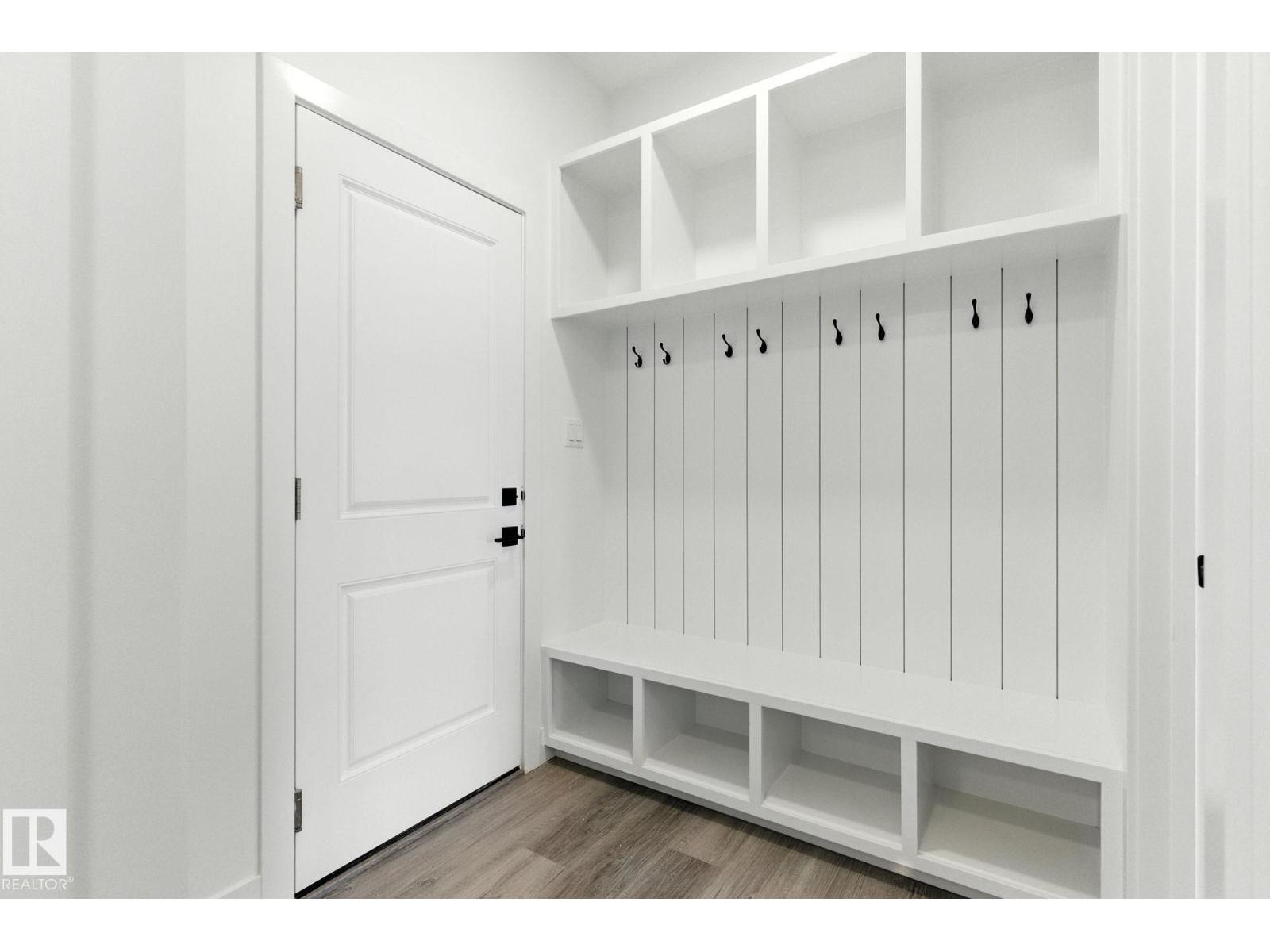 Photo 2 of 8827 181 Av Nw, Edmonton AB