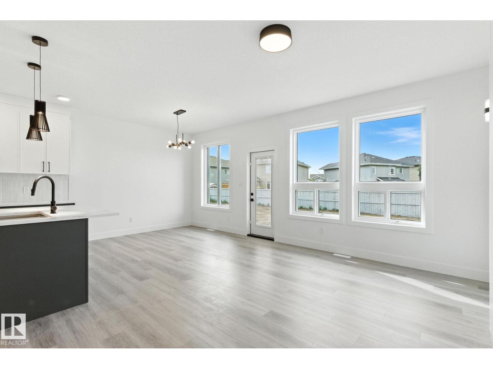 Photo 7 of 8827 181 Av Nw, Edmonton AB