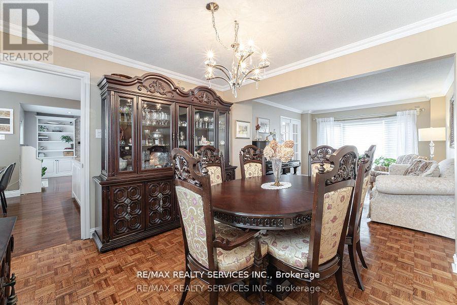 Photo 12 of 41 Christie Drive, Brampton ON