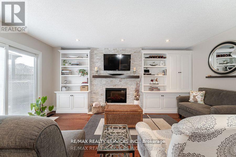 Photo 19 of 41 Christie Drive, Brampton ON