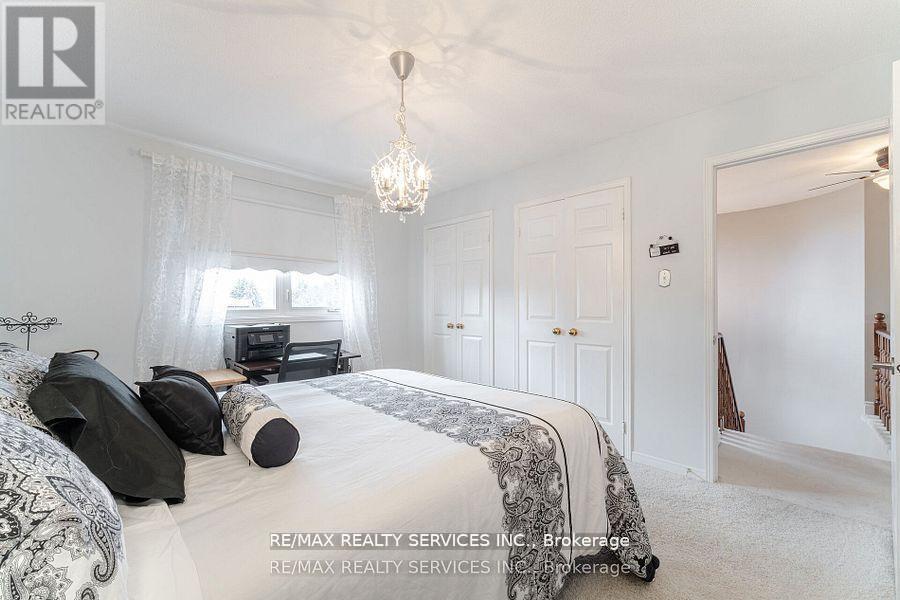 Photo 33 of 41 Christie Drive, Brampton ON