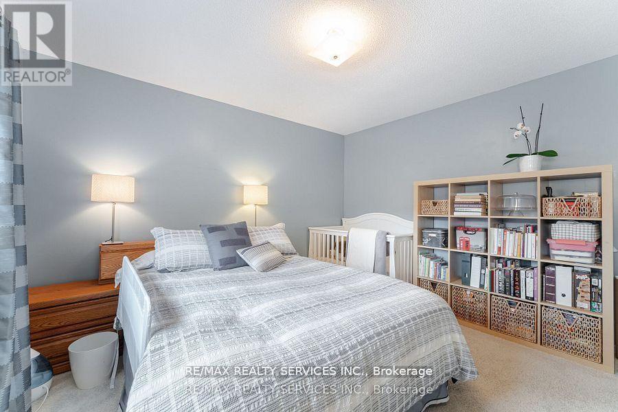 Photo 35 of 41 Christie Drive, Brampton ON