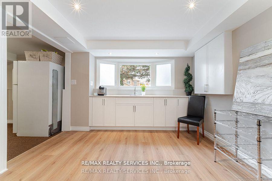 Photo 37 of 41 Christie Drive, Brampton ON