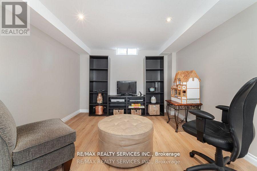 Photo 39 of 41 Christie Drive, Brampton ON