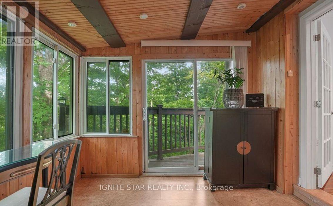 Photo 2 of 1136 Bronte Road, Oakville ON