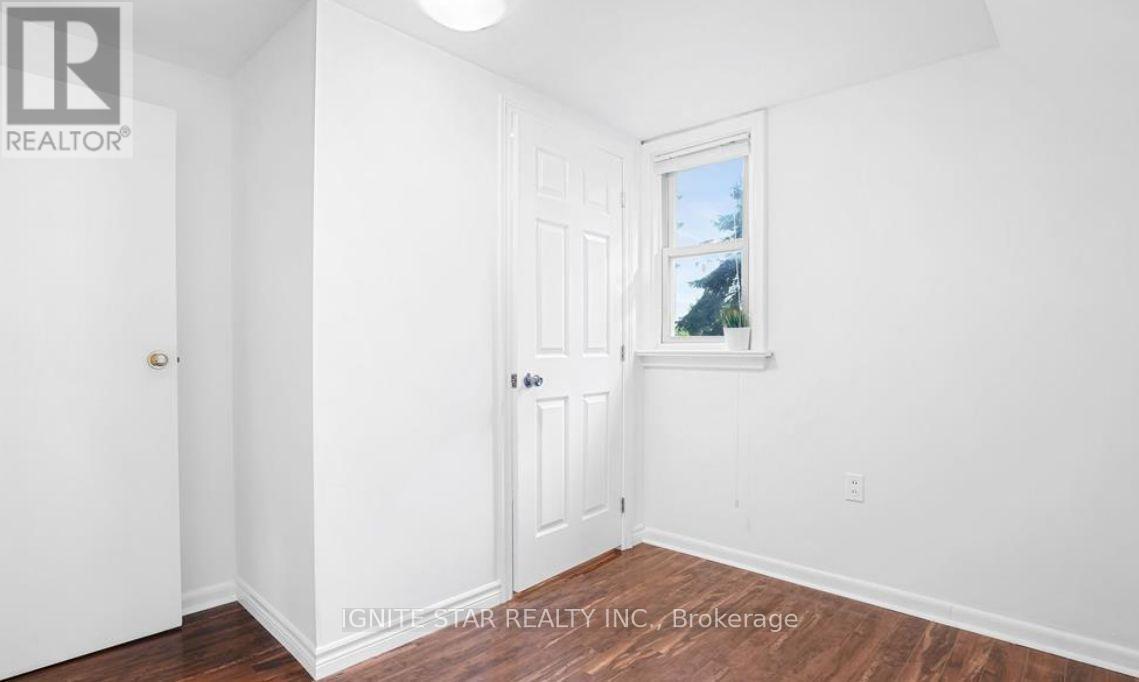 Photo 8 of 1136 Bronte Road, Oakville ON