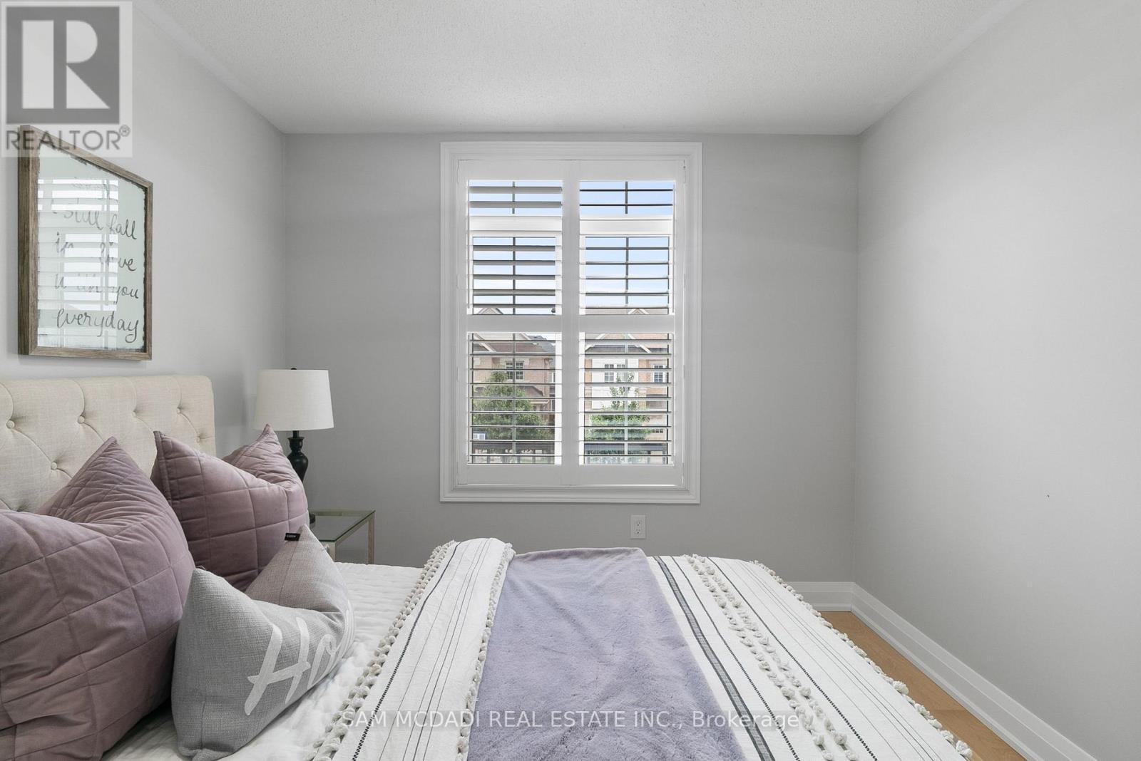 Photo 16 of 573 Settlers Road W, Oakville ON
