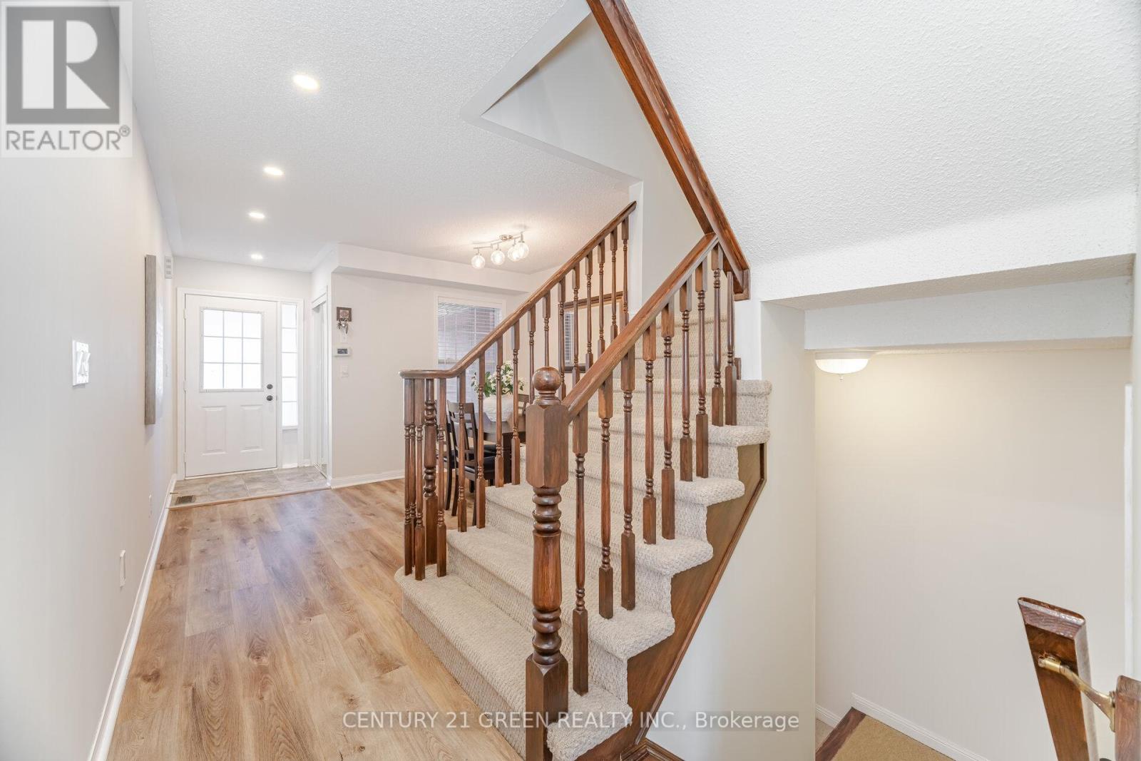 Photo 13 of 411 Baverstock Crescent, Milton ON