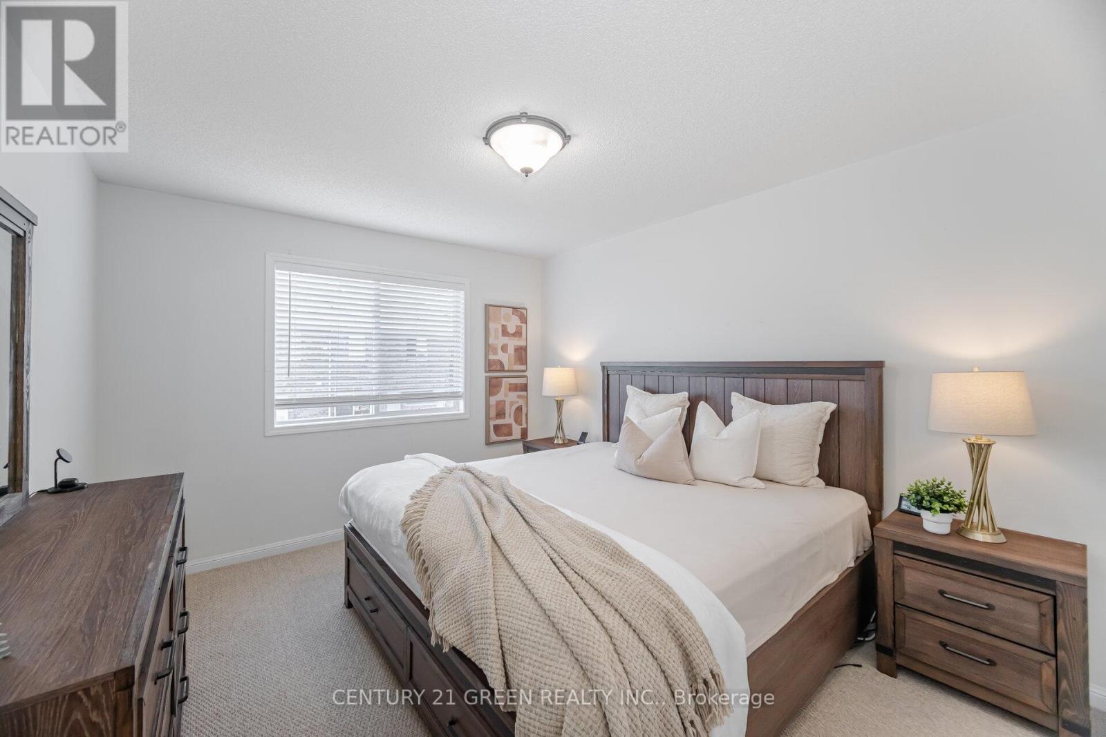 Photo 15 of 411 Baverstock Crescent, Milton ON