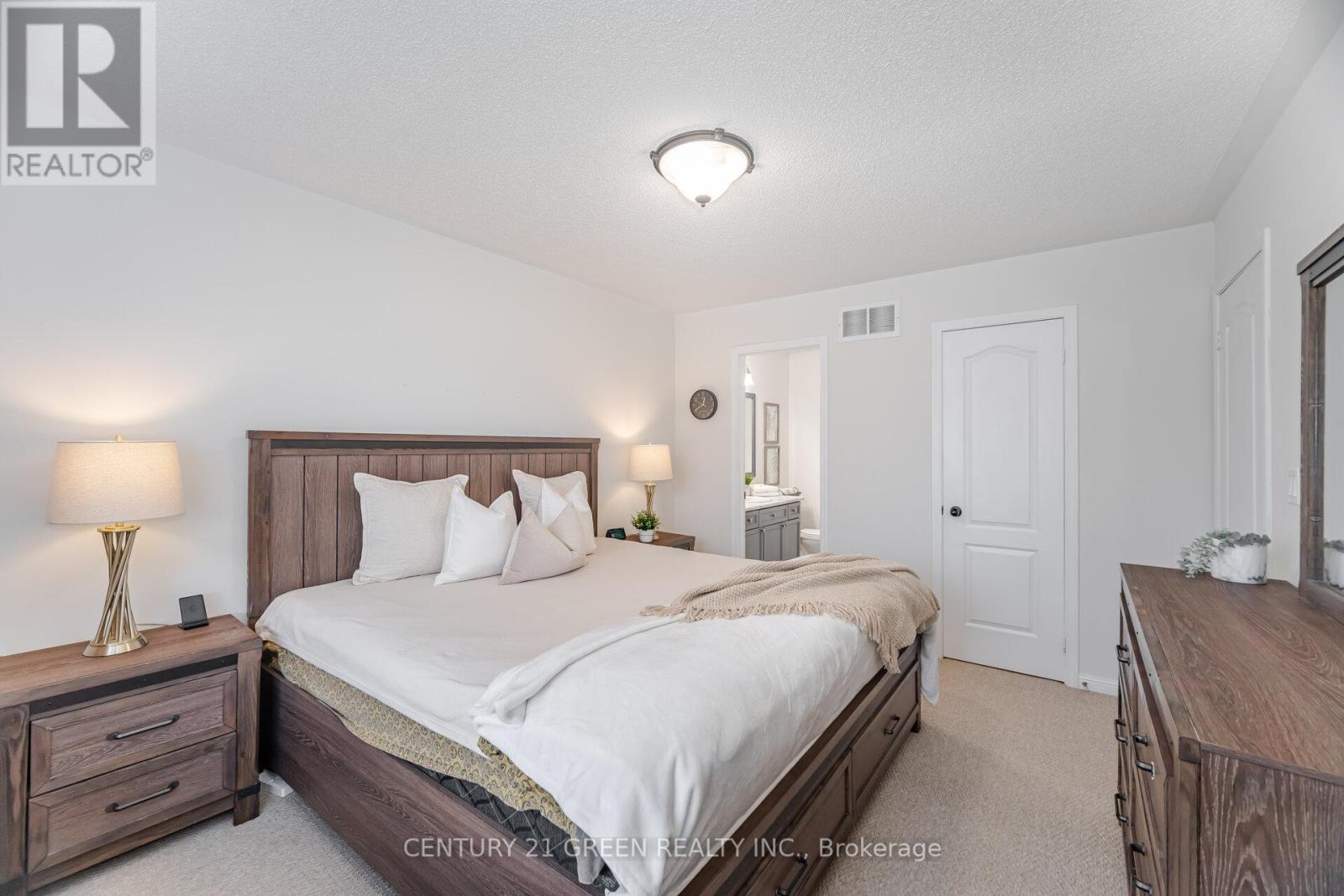 Photo 16 of 411 Baverstock Crescent, Milton ON