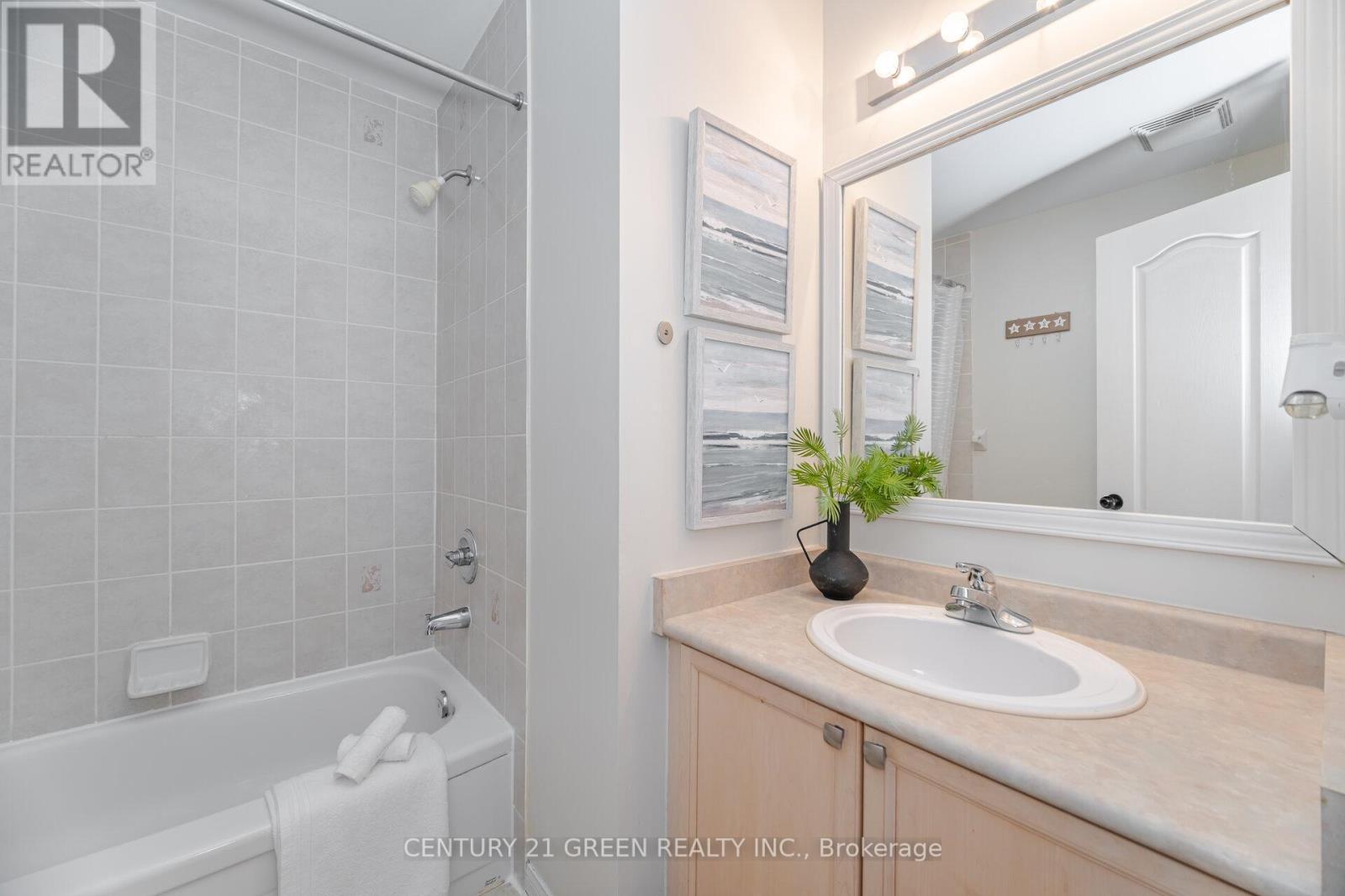 Photo 23 of 411 Baverstock Crescent, Milton ON