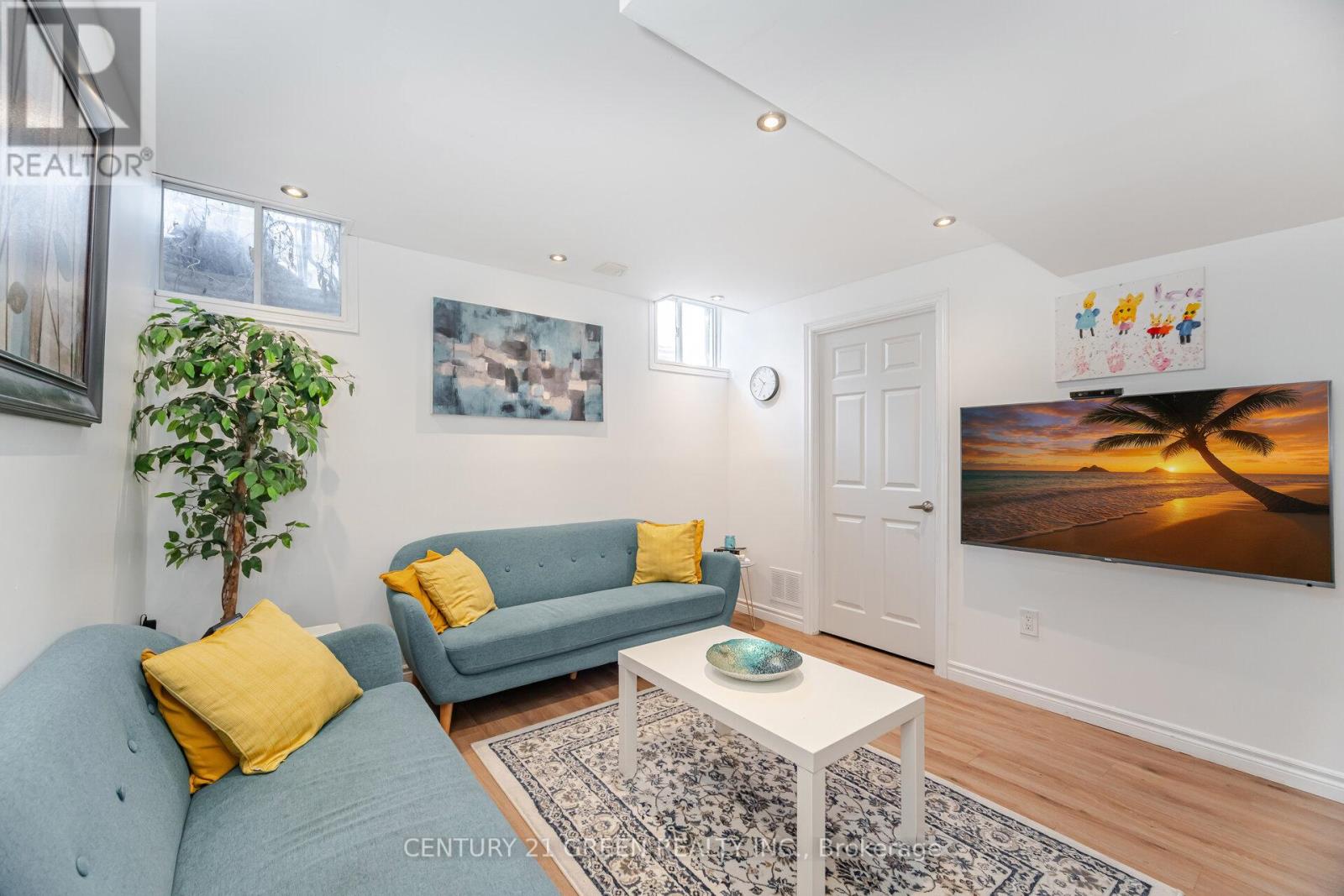 Photo 27 of 411 Baverstock Crescent, Milton ON