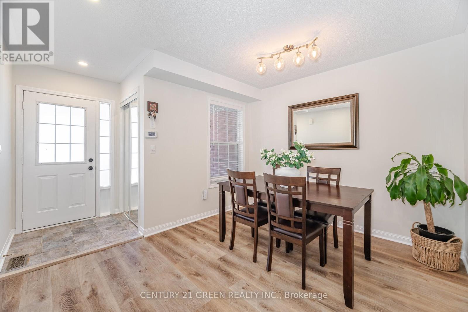 Photo 3 of 411 Baverstock Crescent, Milton ON
