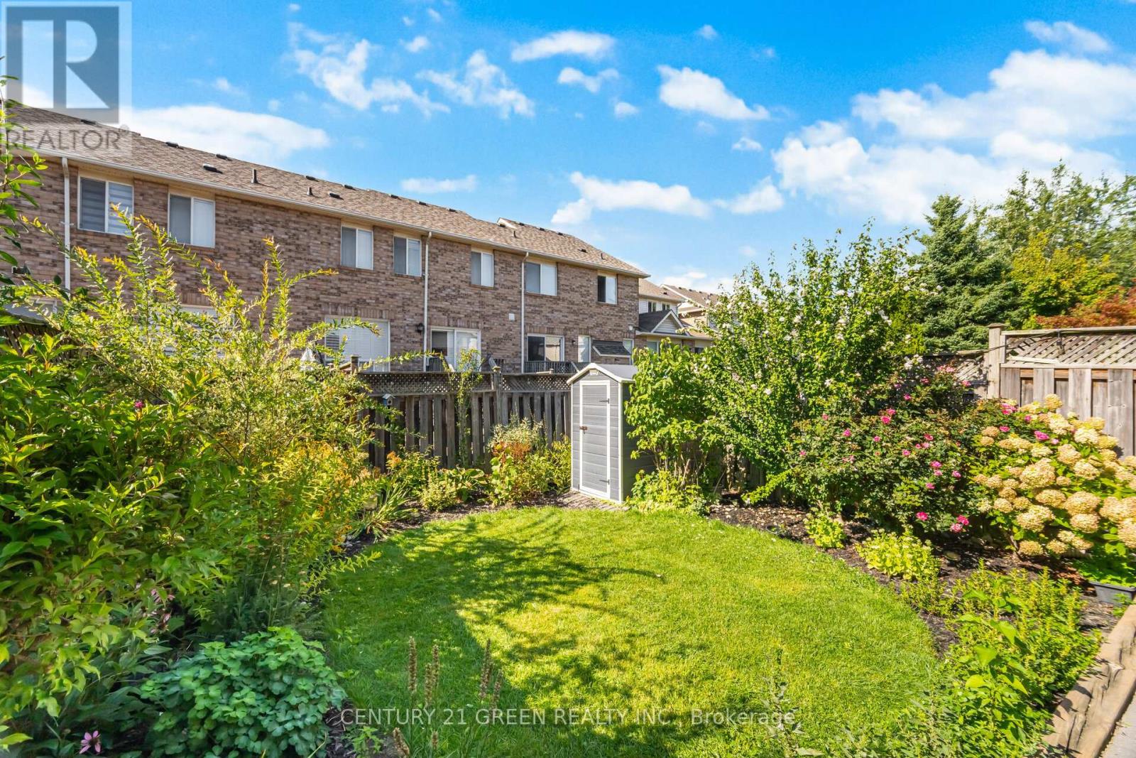 Photo 32 of 411 Baverstock Crescent, Milton ON