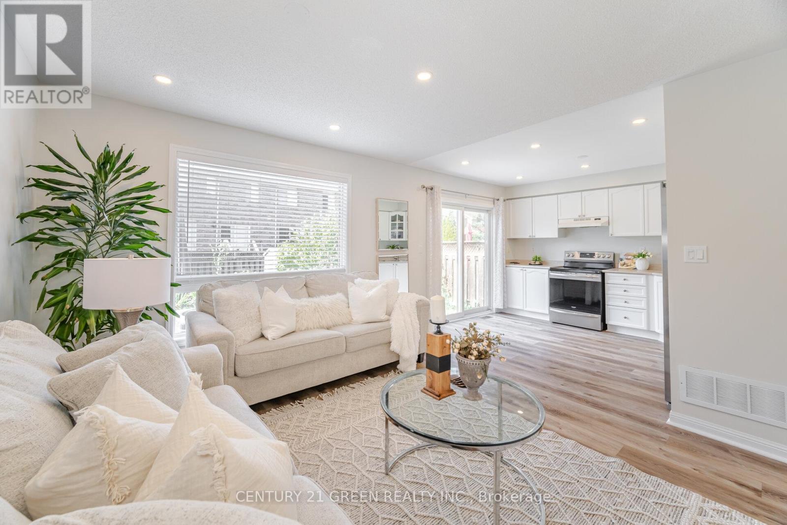 Photo 8 of 411 Baverstock Crescent, Milton ON