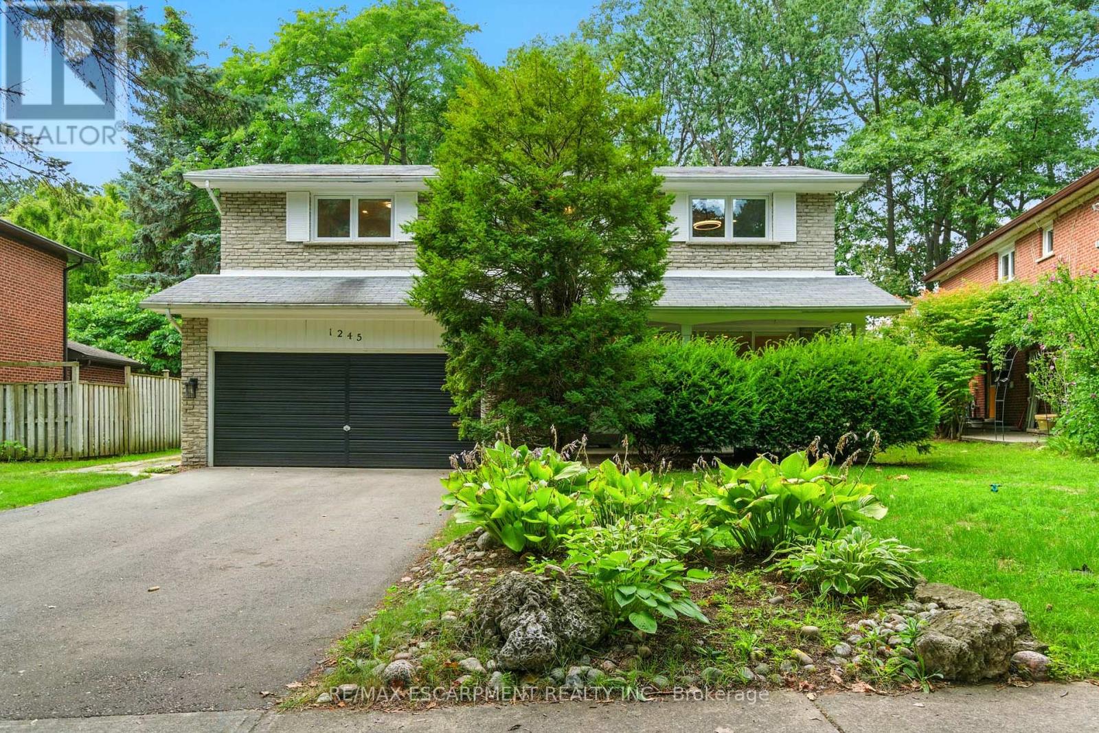 Photo 1 of 1245 Bramblewood Lane, Mississauga ON