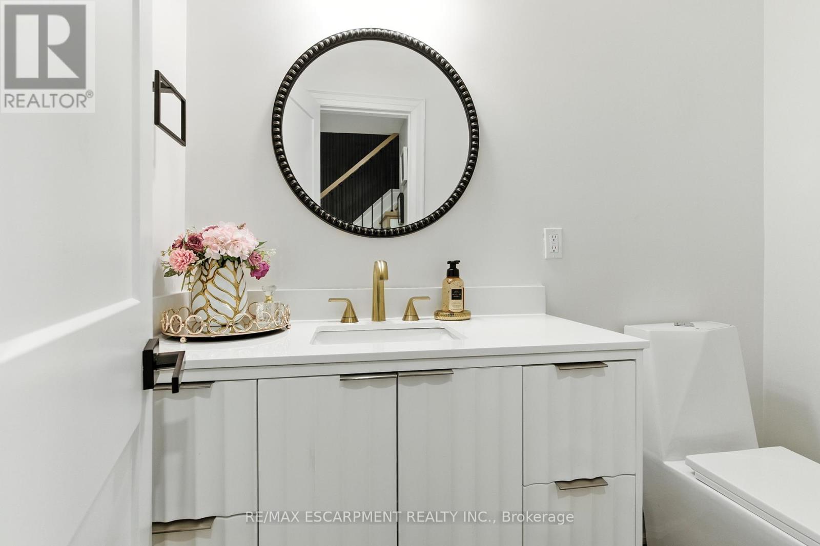 Photo 10 of 1245 Bramblewood Lane, Mississauga ON